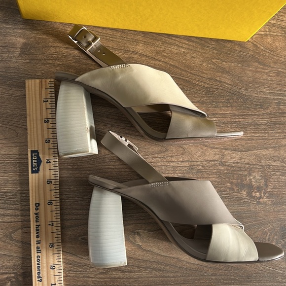 Mercedes Castillo healed dress sandals in sandstone/ivory smooth calf size 8 - Picture 3 of 11